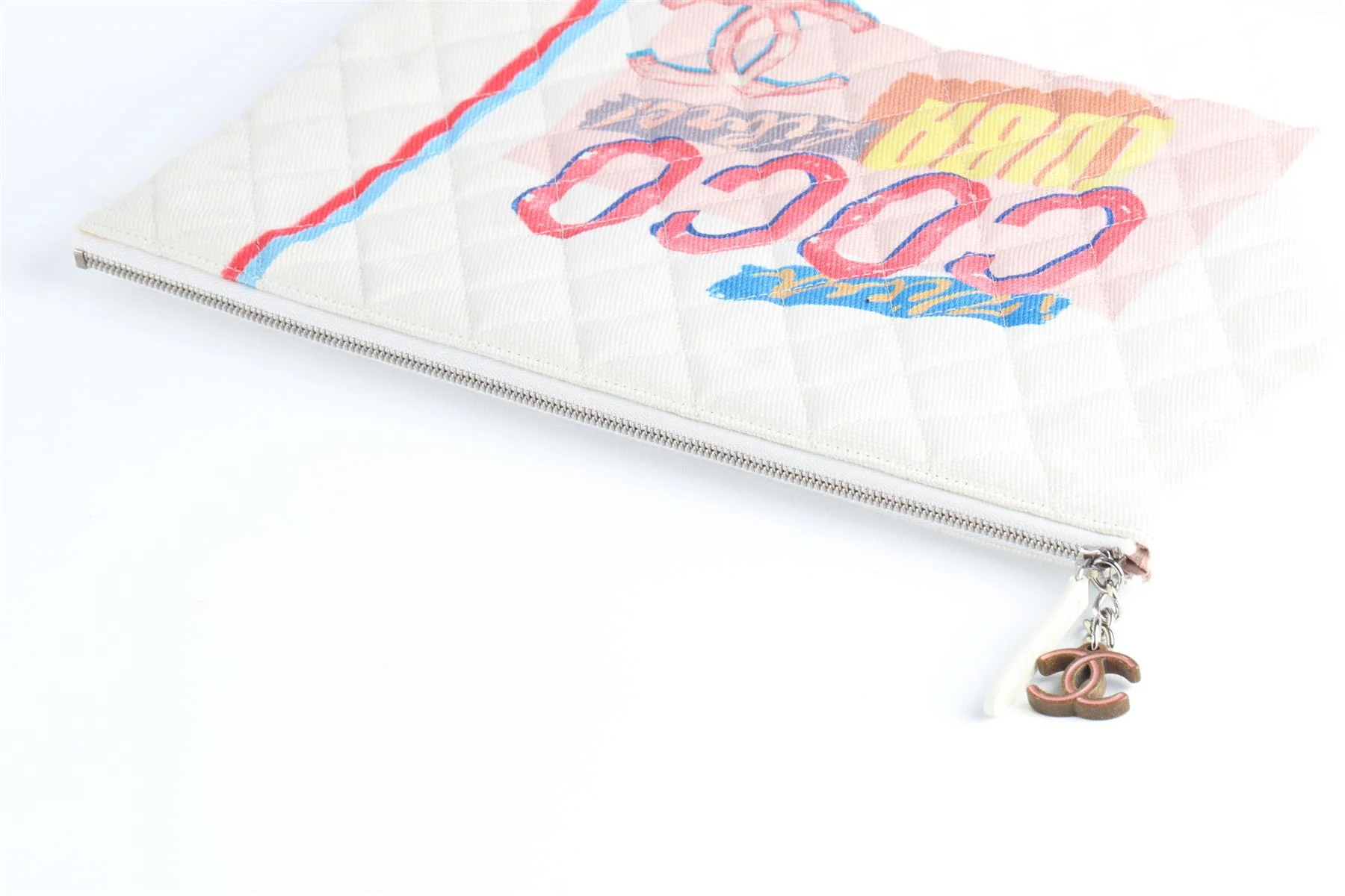 CHANEL WHITE 2017 O-CASE LARGE CANVAS CLUTCH - Image 8