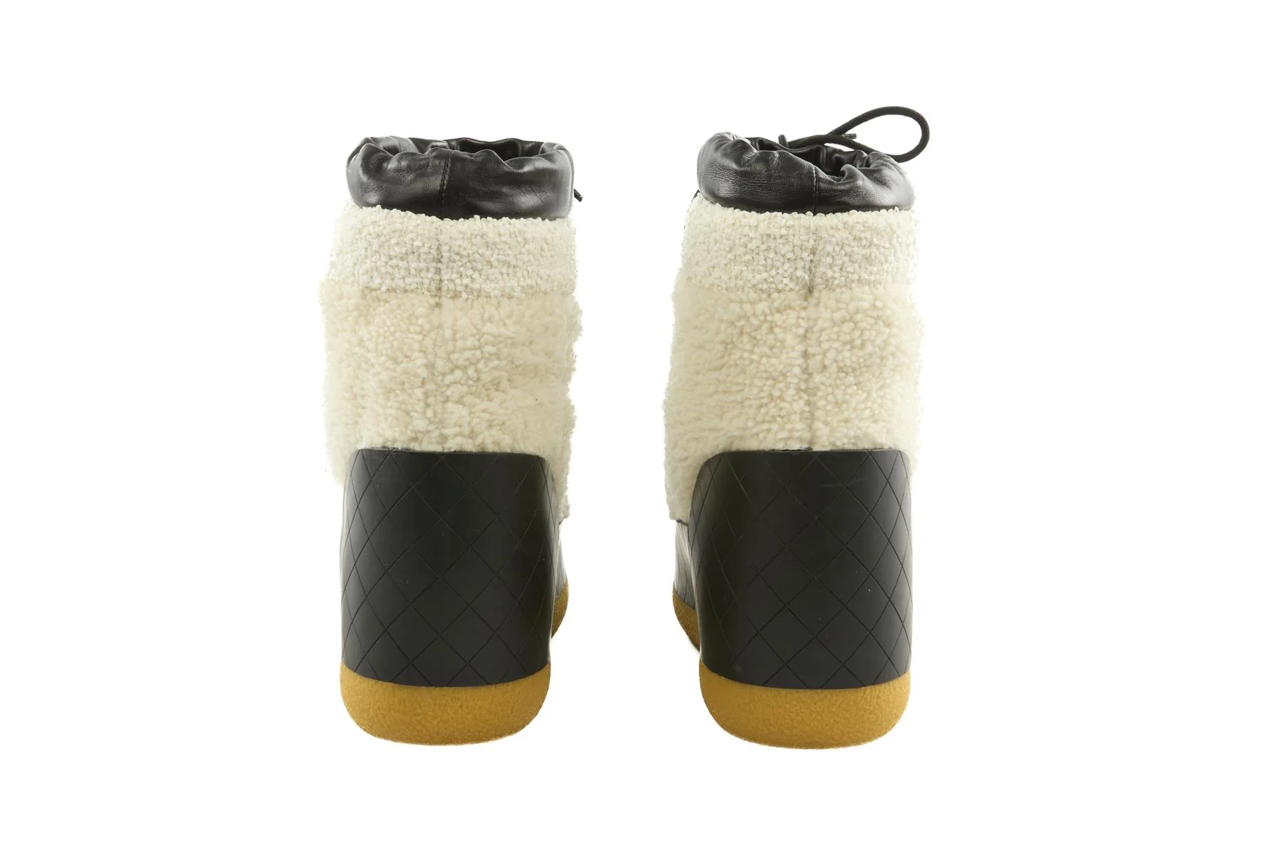 CHANEL WHITE 2023 FAUX SHEARLING SNOW BOOTS EU 39 UK 6 US 9 - Image 4