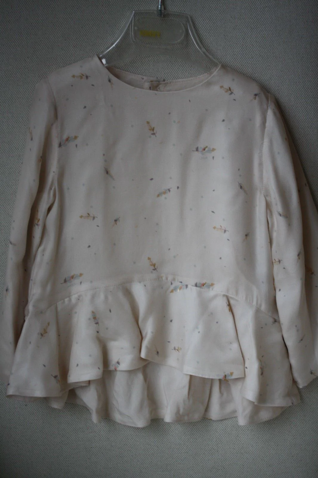 CHLOE BABY IVORY FEATHER PRINT BLOUSE TOP 3 YEARS - Image 4