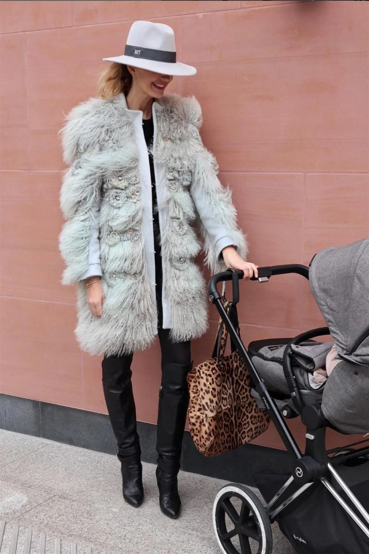 CHLOÉ BLUE CRYSTAL AND SHEARLING COAT FR 36 UK 8 - Image 2