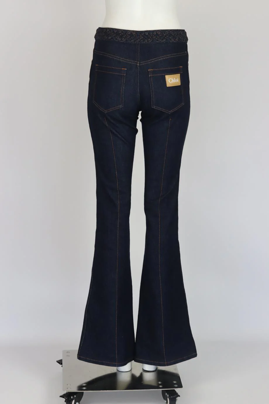 CHLOÉ BRAIDED HIGH RISE FLARED DENIM JEANS FR 36 UK 8 - Image 4