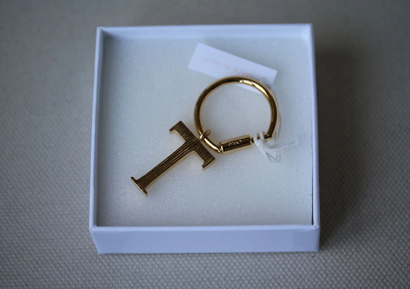 CHLOÉ INITIAL CHARM KEYCHAIN - Image 4