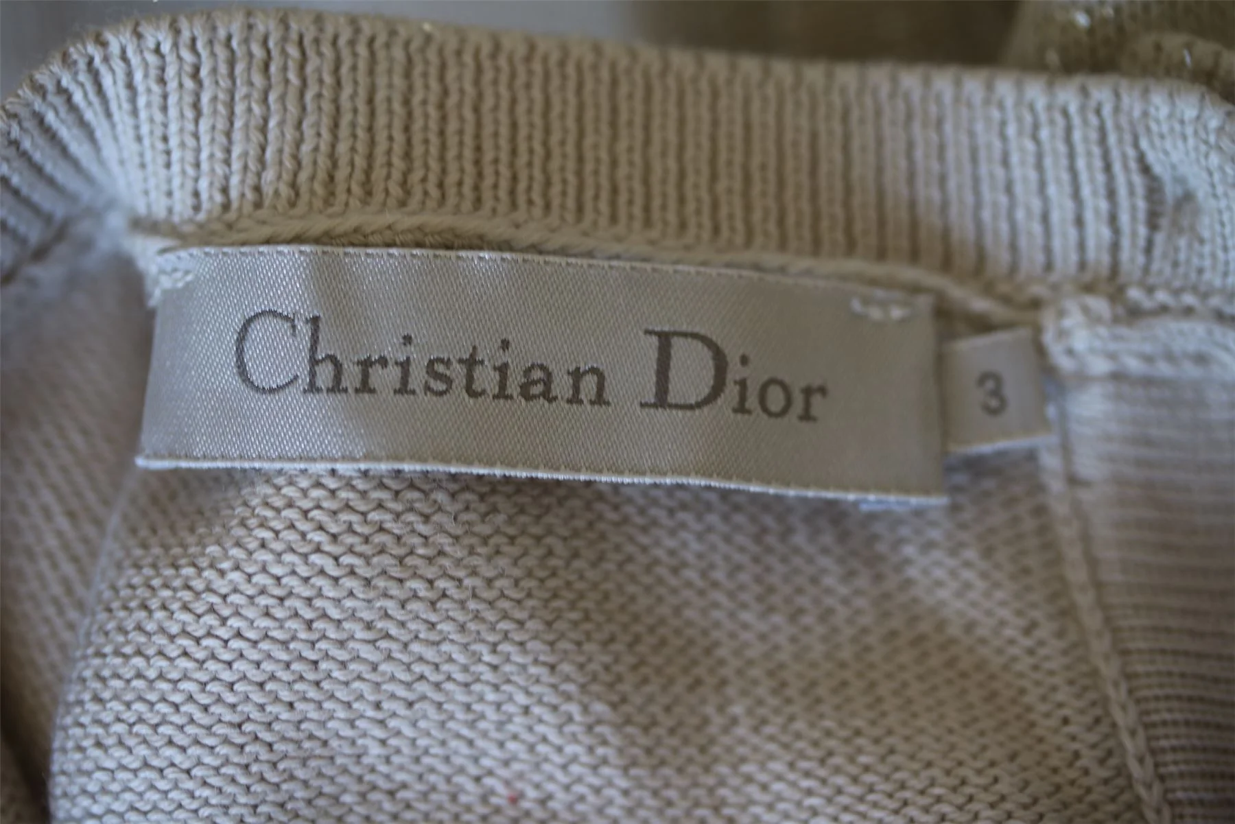 CHRISTIAN DIOR GIRLS CHAMPAGNE KNIT DRESS 3 YEARS - Image 4