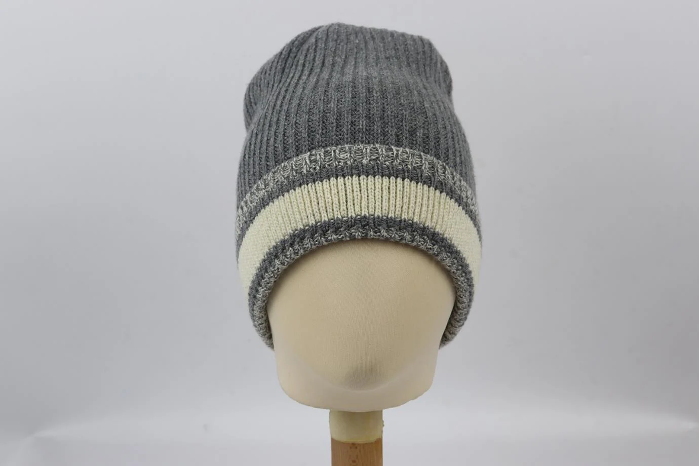 CHRISTIAN DIOR LOGO INTARSIA CASHMERE BLEND RIBBED BEANIE ONE SIZE - Image 3
