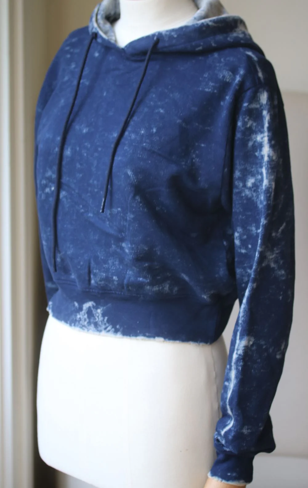 COTTON CITIZEN MILAN CROPPED PULLOVER NAVY HOODIE XSMALL - Image 4