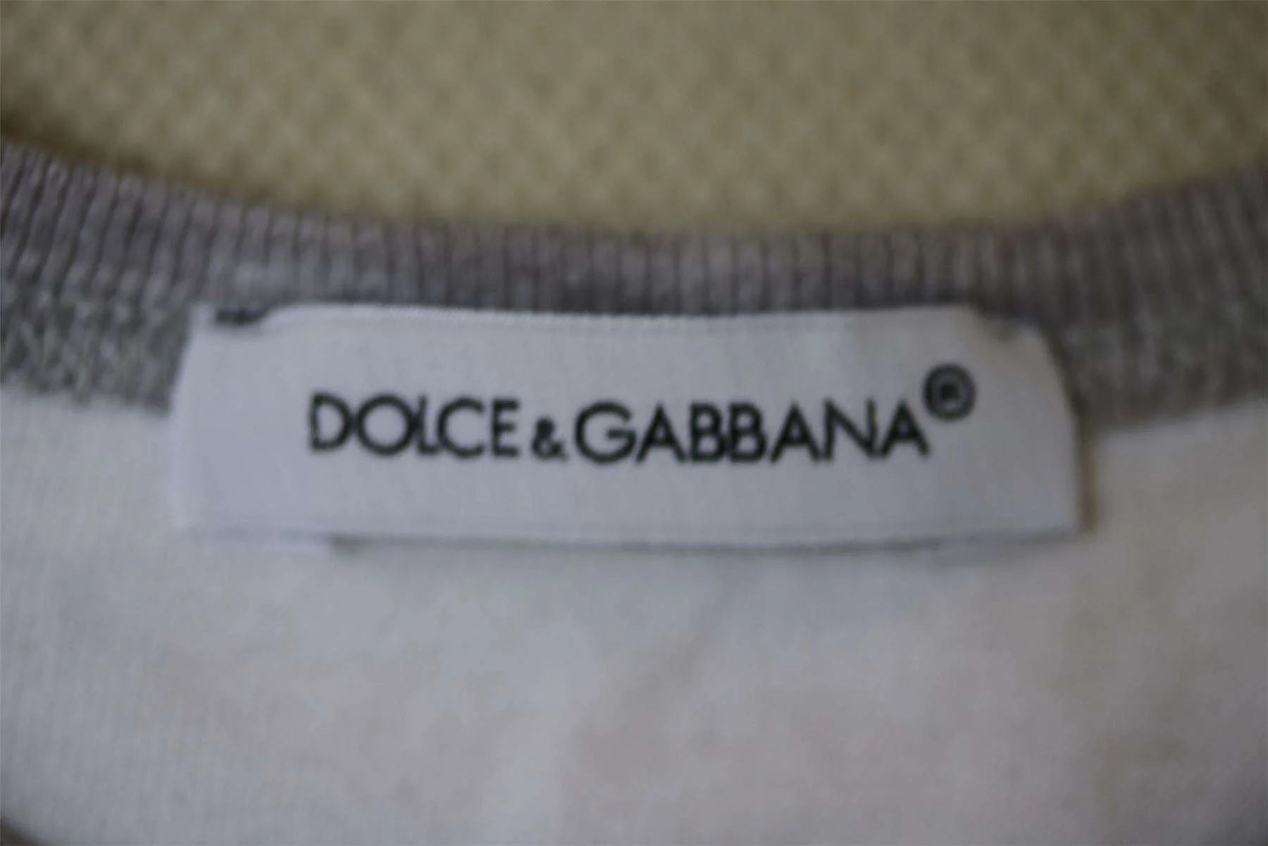 DOLCE & GABBANA BOYS WHITE DG FAMILY TOP 18-24 MONTHS - Image 3