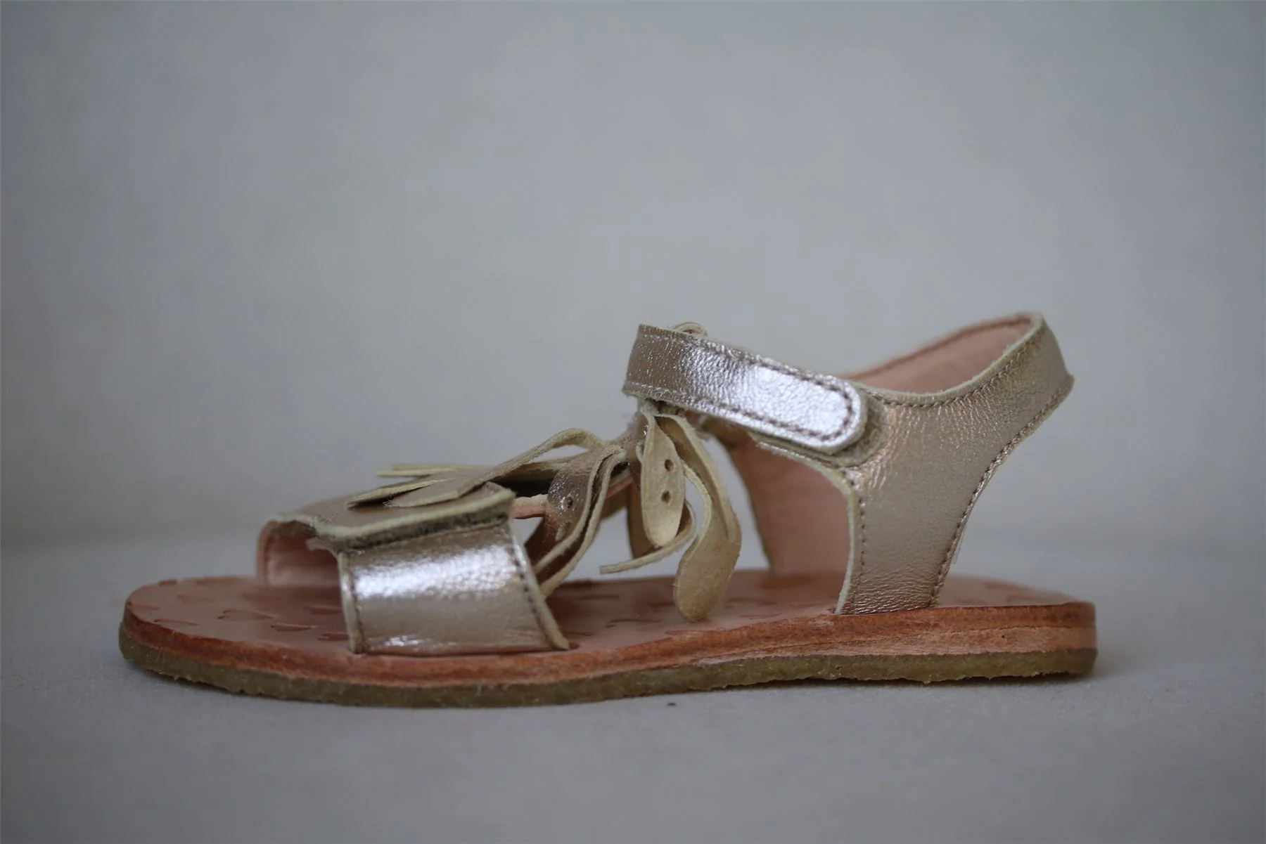 EASY PEASY GIRLS GOLD LEATHER FAFA SANDALS EU 25 UK 7.5 - Image 2