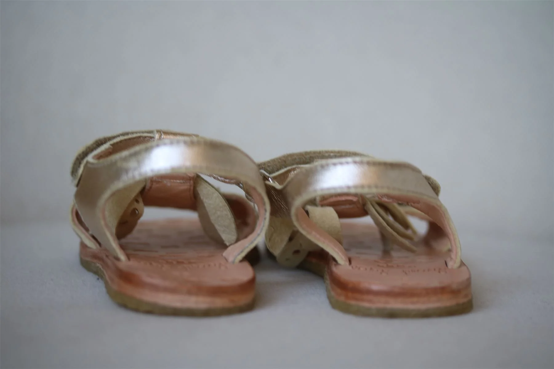 EASY PEASY GIRLS GOLD LEATHER FAFA SANDALS EU 25 UK 7.5 - Image 4
