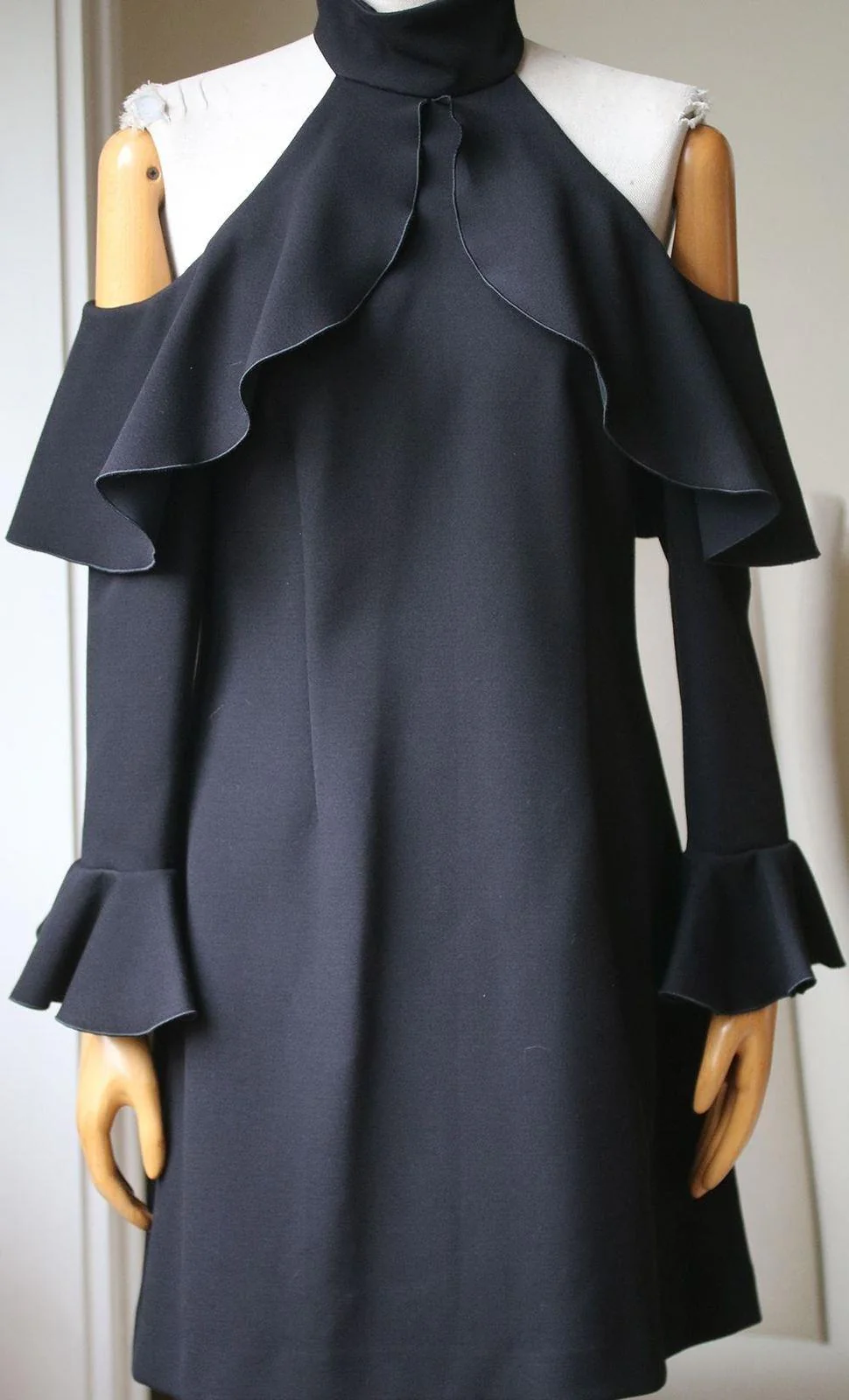 ELIE SAAB COLD SHOULDER RUFFLED CREPE MINI DRESS FR 40 UK 12 - Image 2