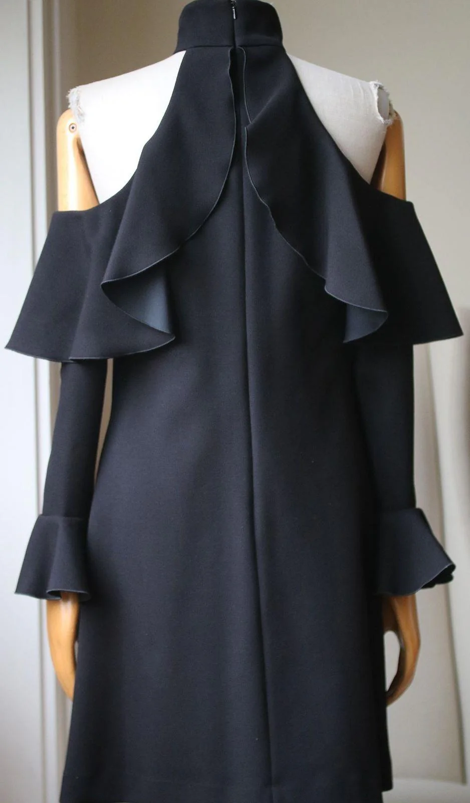 ELIE SAAB COLD SHOULDER RUFFLED CREPE MINI DRESS FR 40 UK 12 - Image 4