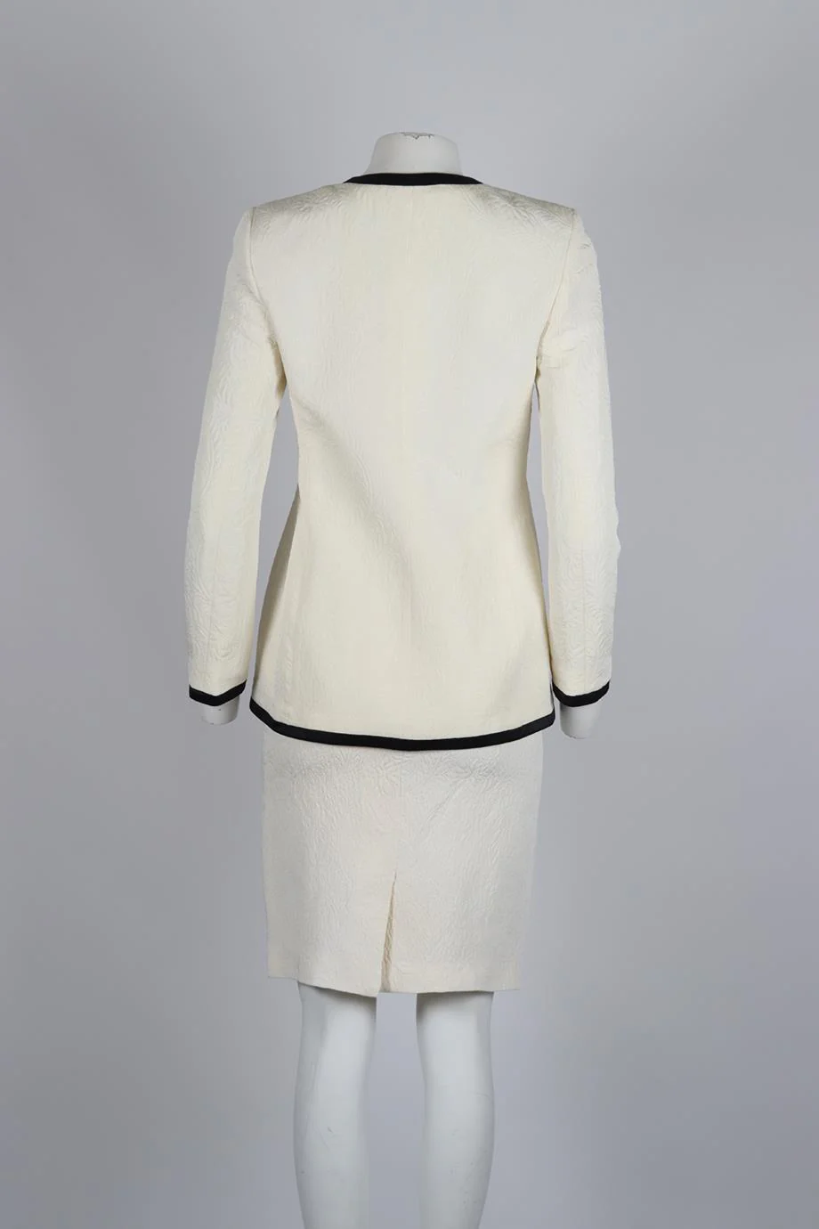 ESCADA COUTURE MATELASSE WOOL BLEND BLAZER AND SKIRT SET DE 38 UK 12 - Image 4