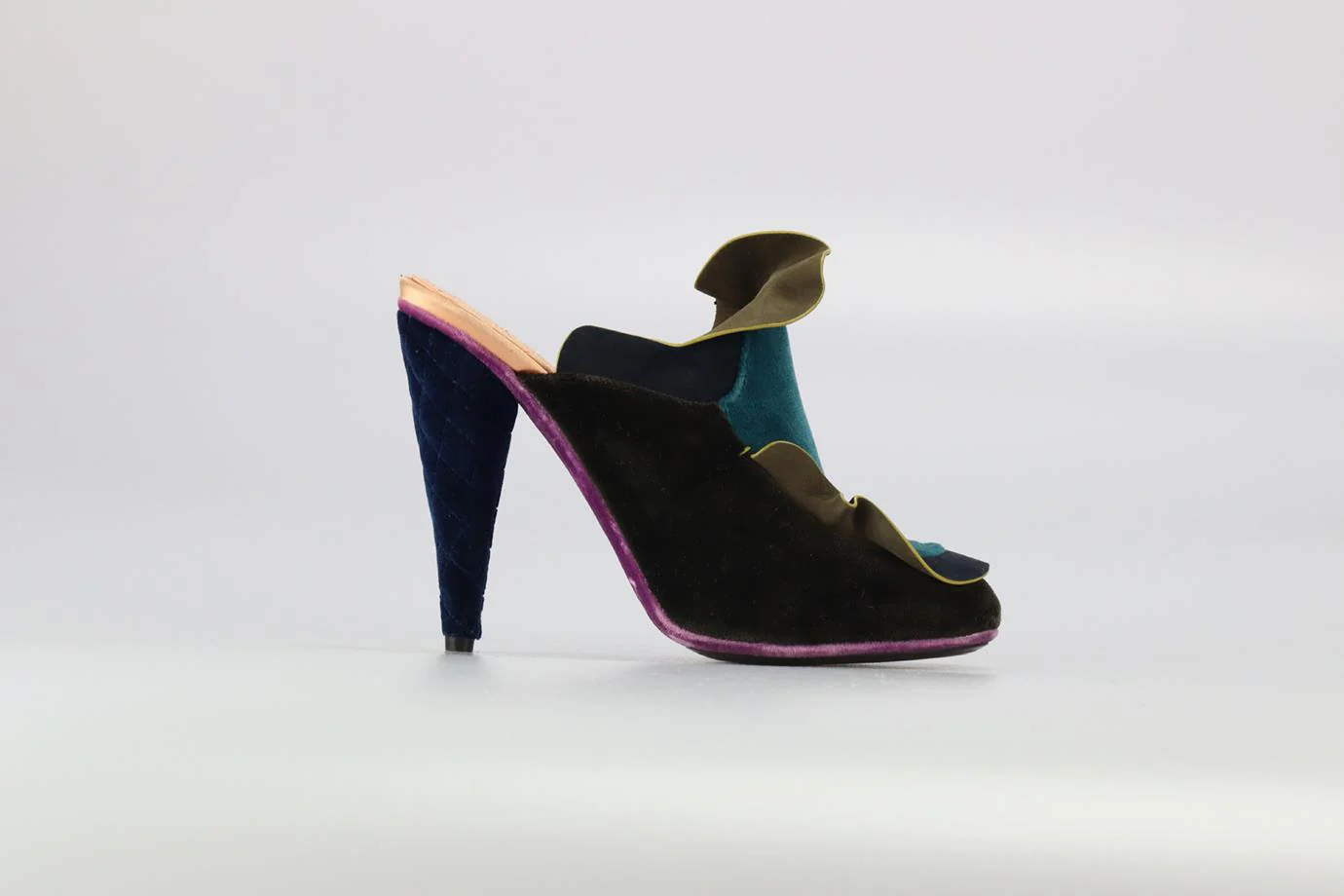 FENDI VELVET AND SUEDE MULES EU 39.5 UK 6.5 US 9.5 - Image 2