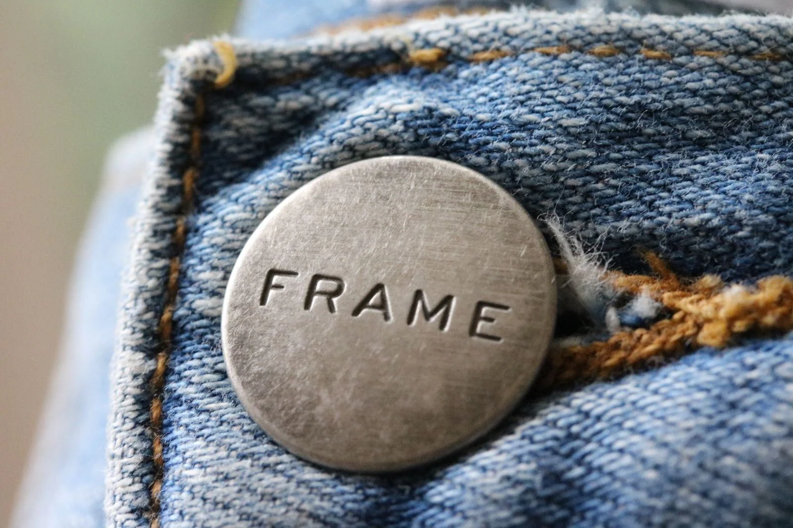 FRAME LE ORIGINAL HIGH-RISE CUTOFF DENIM SHORTS IN GRAYTON W25 UK 6/8 - Image 7