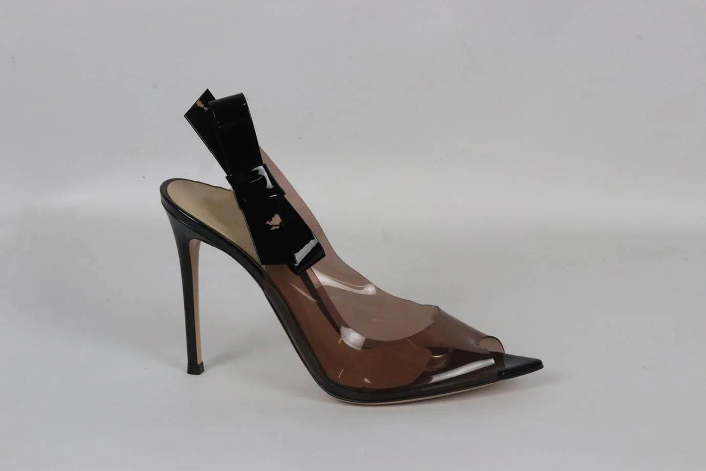 GIANVITO ROSSI BOW DETAILED PVC AND PATENT LEATHER SLINGBACK PUMPS EU 38.5 UK 5.5 US 8.5 - Image 2