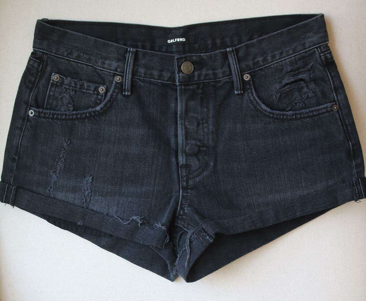 GRLFRND ADRIANA SLOUCHY DENIM SHORTS IN I JUST FALL IN LOVE AGAIN W25 UK 6/8 - Image 3