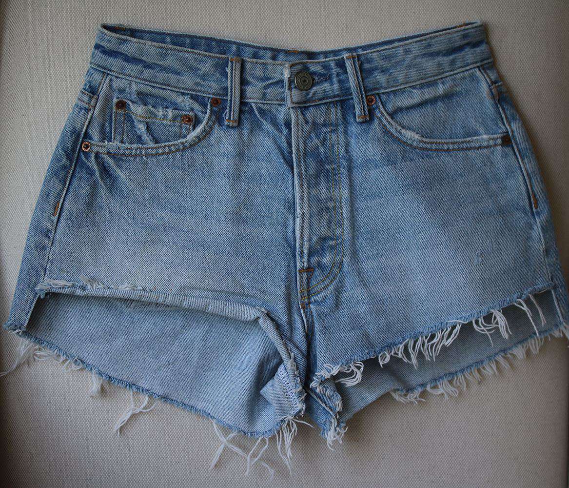 GRLFRND CINDY HIGH-WAISTED DENIM SHORTS IN CAN'T GET ENOUGH W25 UK 6/8 - Image 3