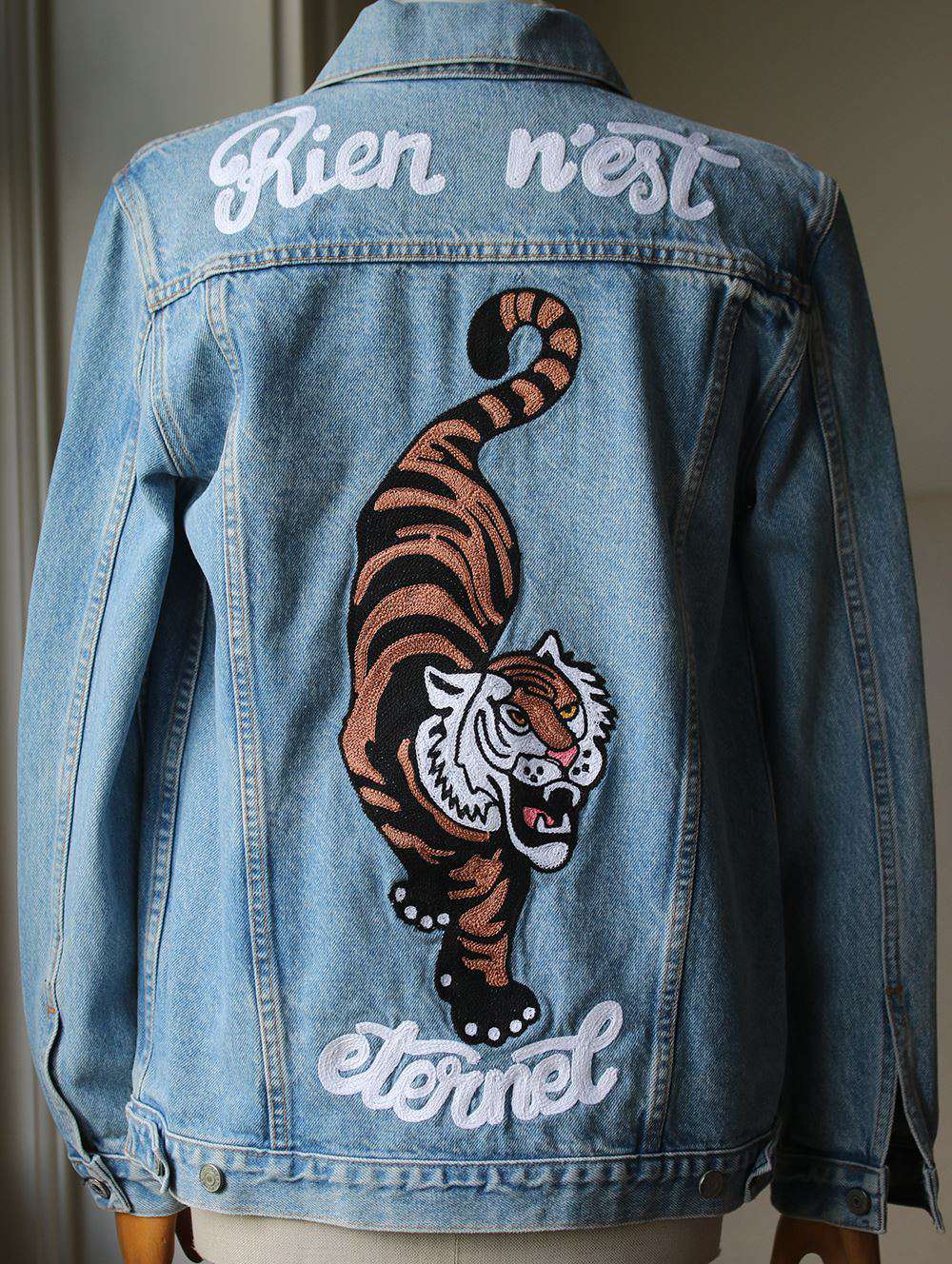 GRLFRND DARIA OVERSIZED EMBROIDERED DENIM TRUCKER JACKET SMALL - Image 5