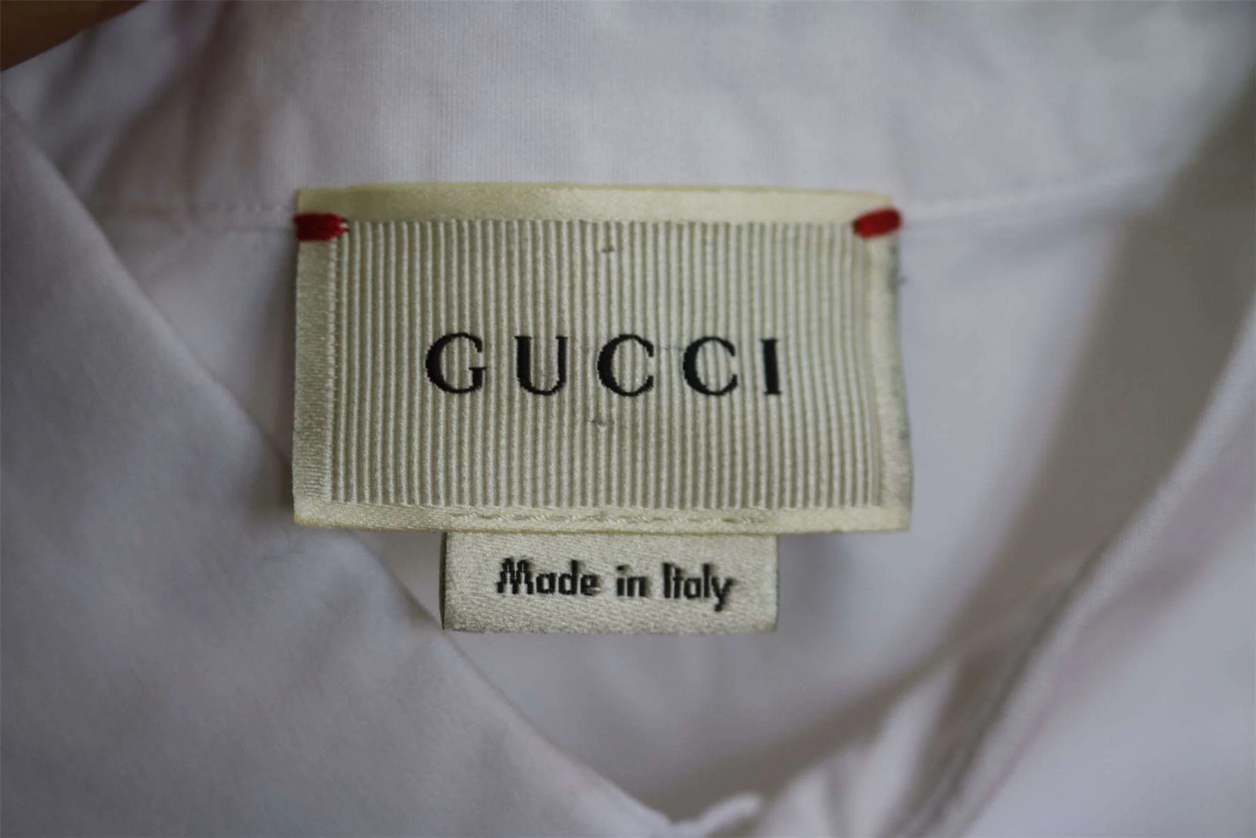 GUCCI BABY BOYS WHITE TUXEDO SHIRT 18-24 MONTHS - Image 4