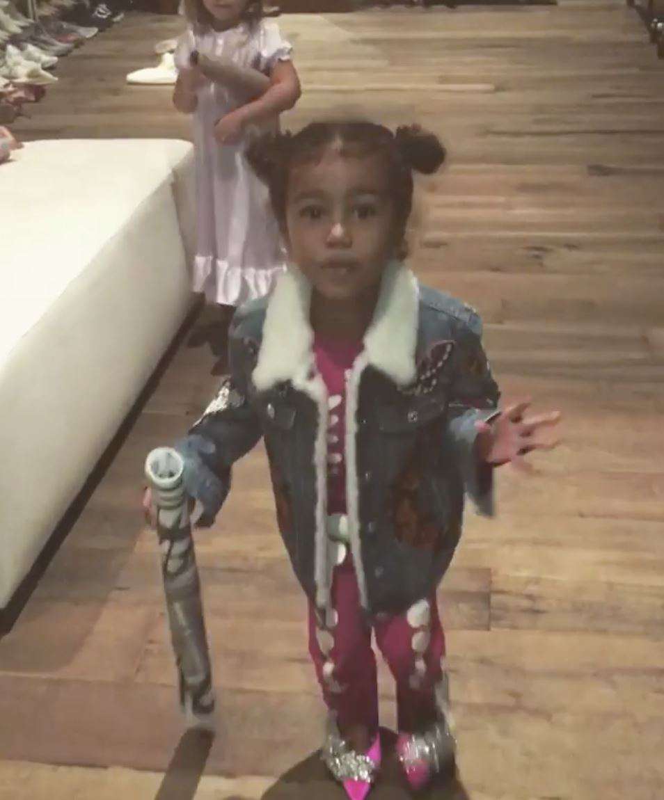 GUCCI BABY PINK GIRLS DENIM JACKET 4 YEARS - Image 4