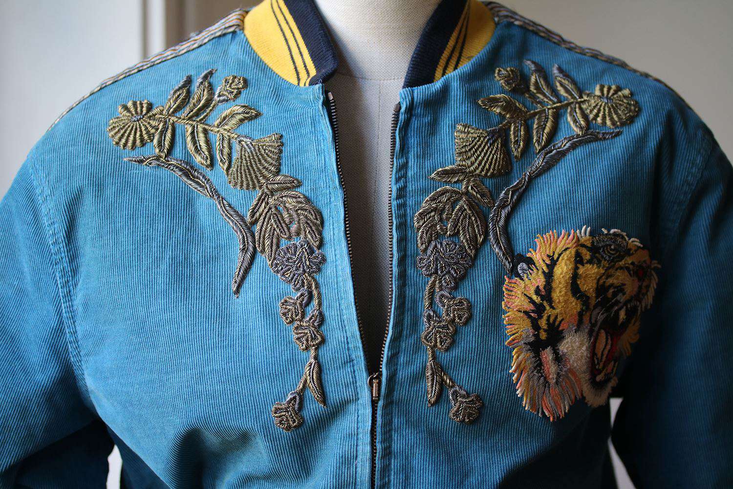 GUCCI DRAGON-EMBROIDERED CORDUROY BOMBER JACKET IT 44 UK 34 XSMALL - Image 4