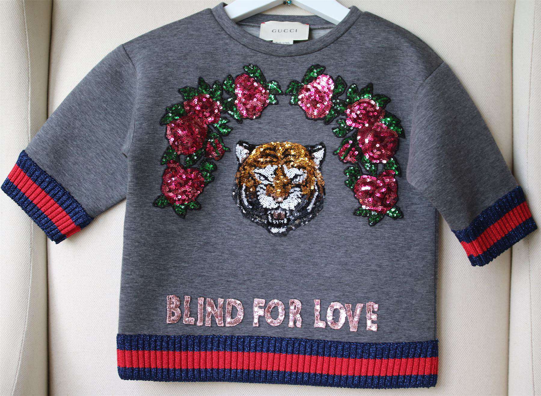 GUCCI GIRLS GREY NEOPRENE SEQUIN BLIND FOR LOVE SWEATER 4 YEARS - Image 2