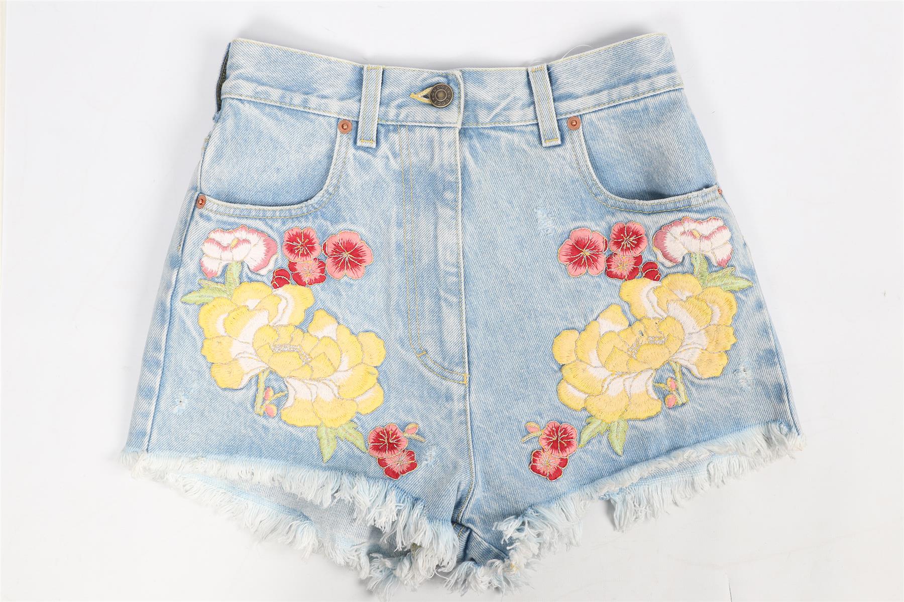 GUCCI HIGH RISE DENIM SHORTS W25 UK 6-8 - Image 2