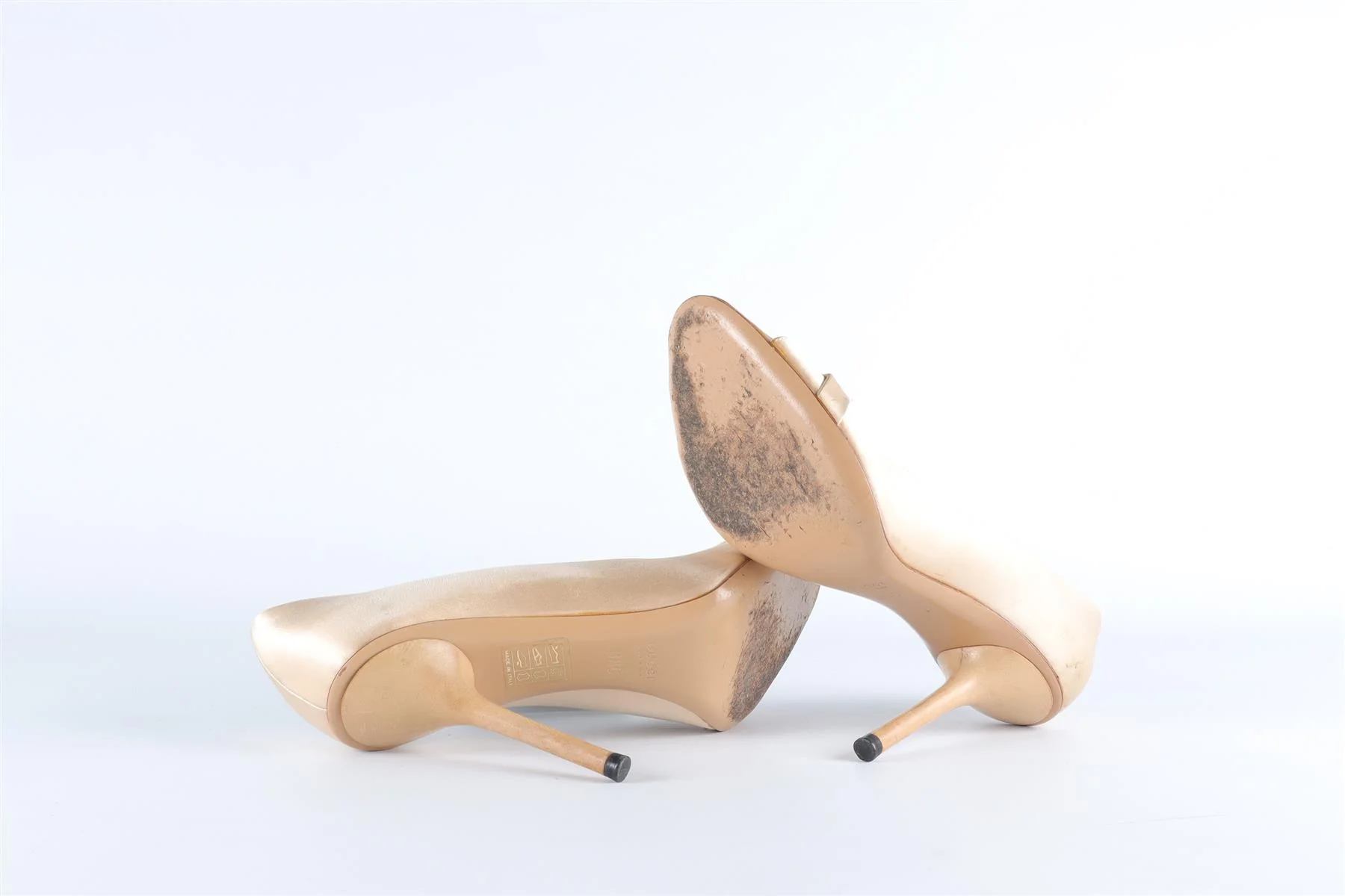 GUCCI NUDE SATIN PUMPS EU 38 UK 5 - Image 6