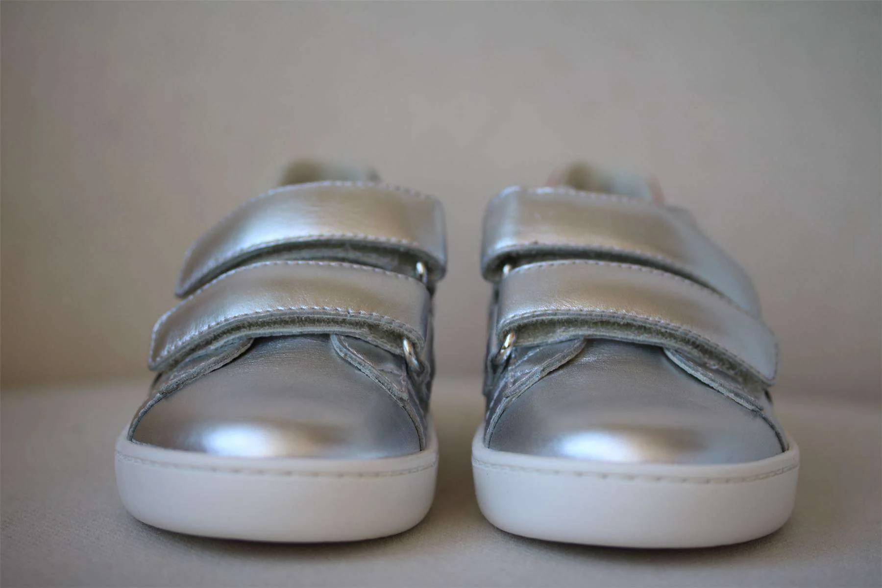 GUCCI SILVER WEB LEATHER TRAINERS EU 25 UK 8 - Image 2