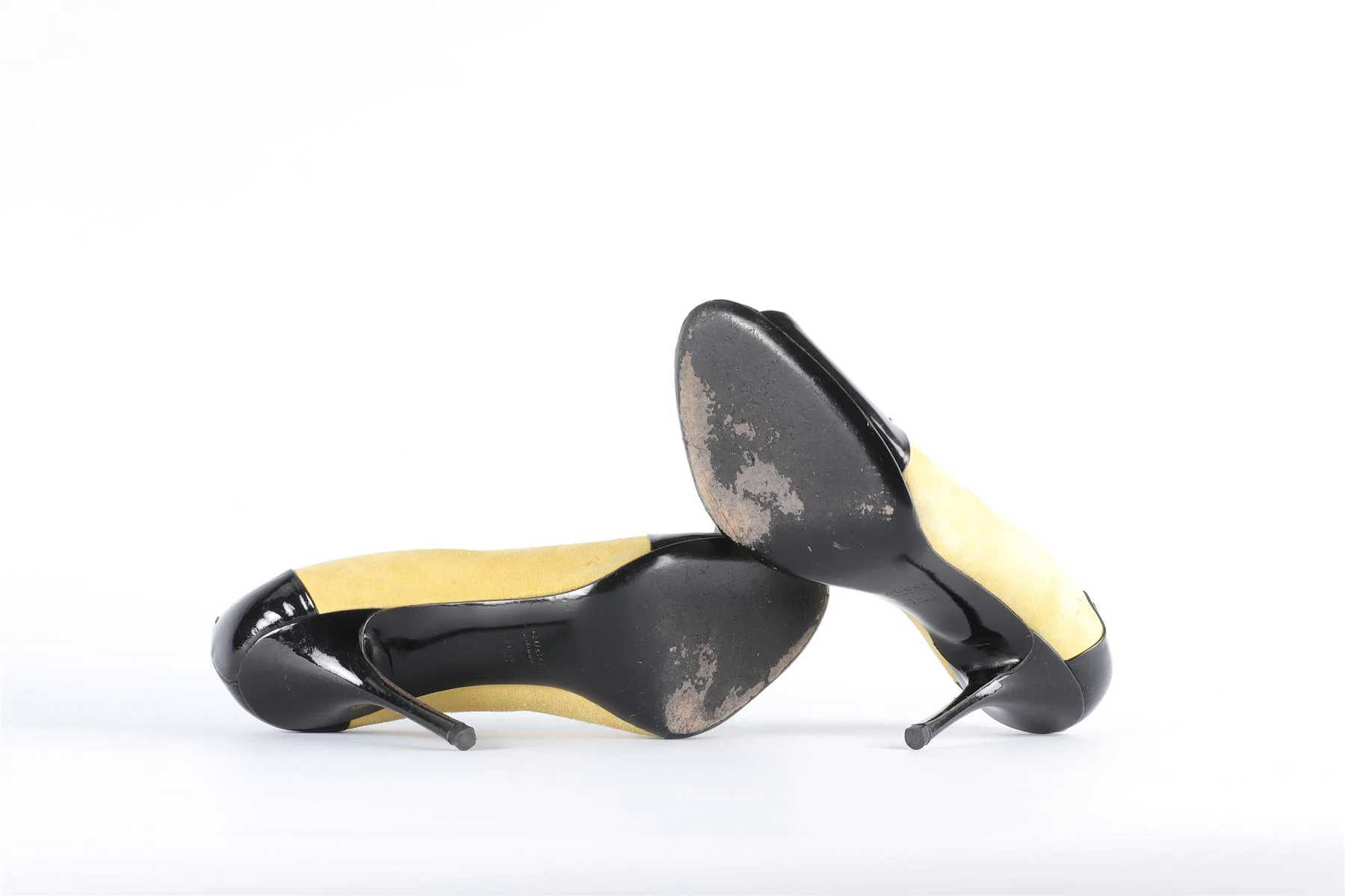 GUCCI YELLOW AND BLACK SUEDE AND PATENT LEATHER PUMPS US 7.5 UK 4.5 US 7.5 - Image 6
