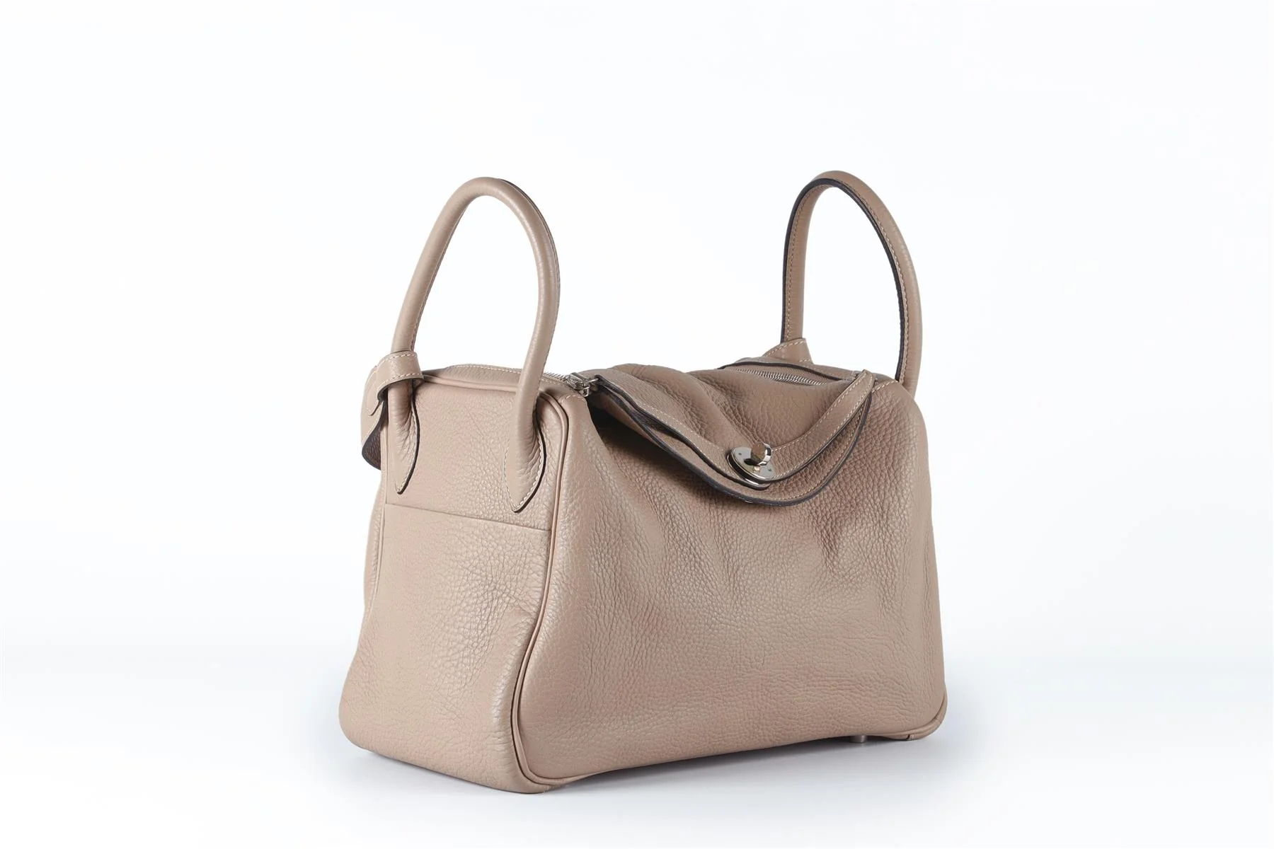 HERMÈS 2008 LINDY 26 CM CLEMENCE LEATHER SHOULDER BAG IN ETOUPE - Image 3