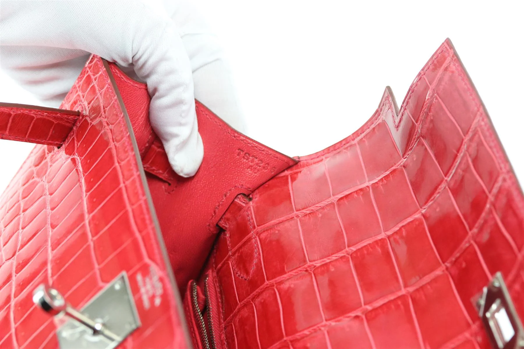 HERMÈS 2015 KELLY SELLIER 32CM POROSUS CROCODILE LEATHER BAG - Image 10