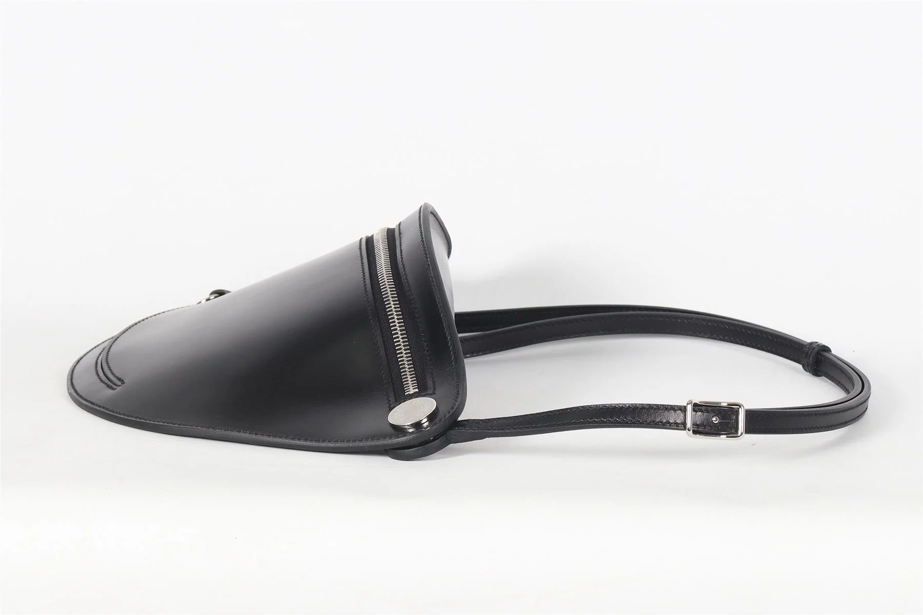 HERMÈS BLACK 2024 PETITE COURSE BOX LEATHER SHOULDER BAG IN NOIR - Image 5