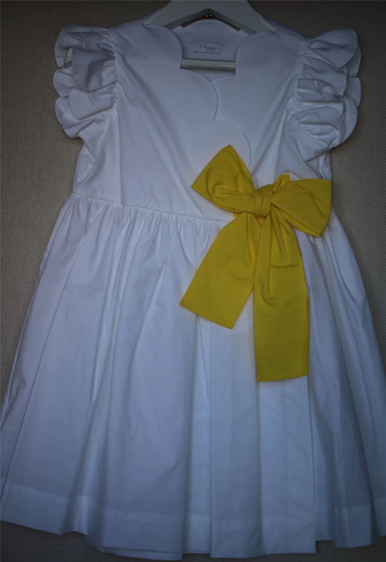 IL GUFO GIRLS WHITE COTTON DRESS WITH YELLOW BOW 4 YEARS - Image 2