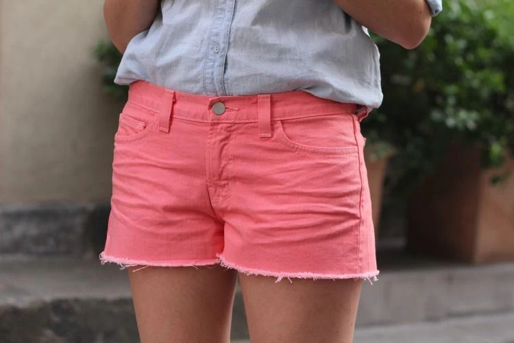 J BRAND SIGNAL PINK DENIM BOYFRIEND SHORTS W27 UK 8/10 - Image 7
