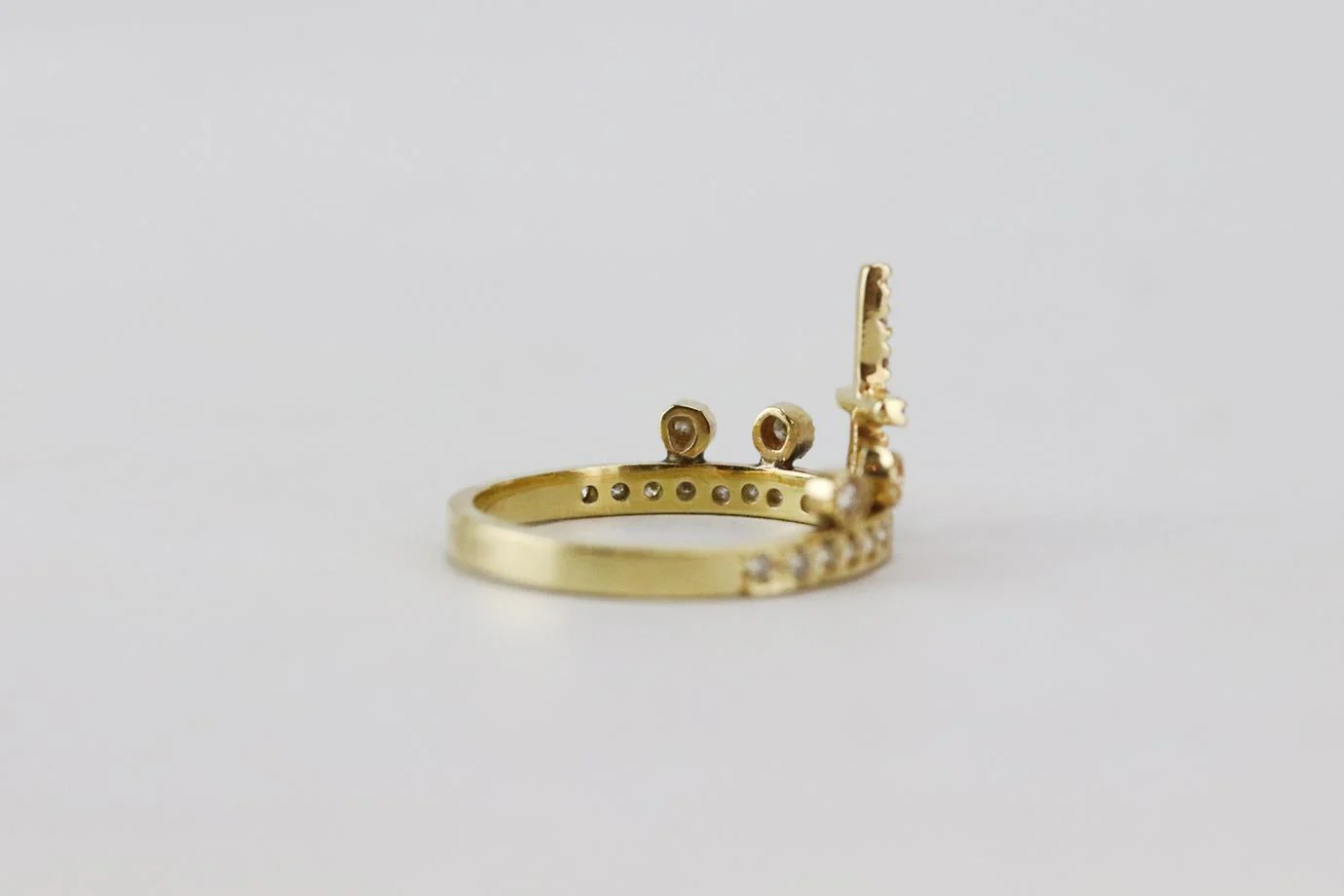 JACQUIE AICHE 14K YELLOW GOLD CROSS CROWN STACK RING 15 MM - Image 4