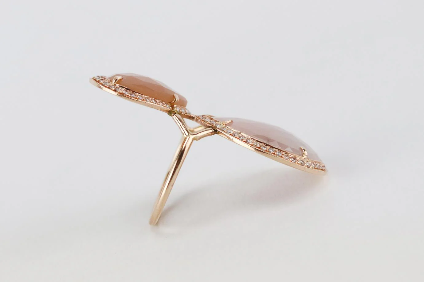 JACQUIE AICHE LARGE MOONSTONE 14K YELLOW GOLD TRINITY RING 15.5 MM - Image 3