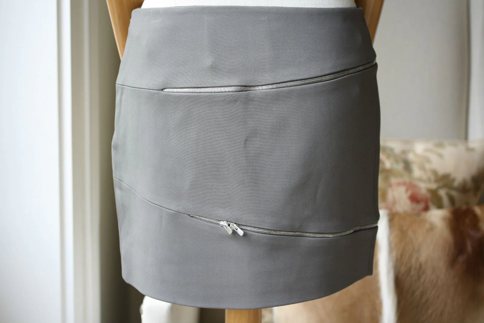 JAY AHR ZIP DETAILED CREPE MINI SKIRT FR 34 UK 8 - Image 3