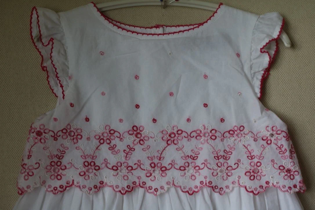 JUICY COUTURE BABY GIRLS BRODERIE ANGLAISE DRESS 2-3 YEARS - Image 4