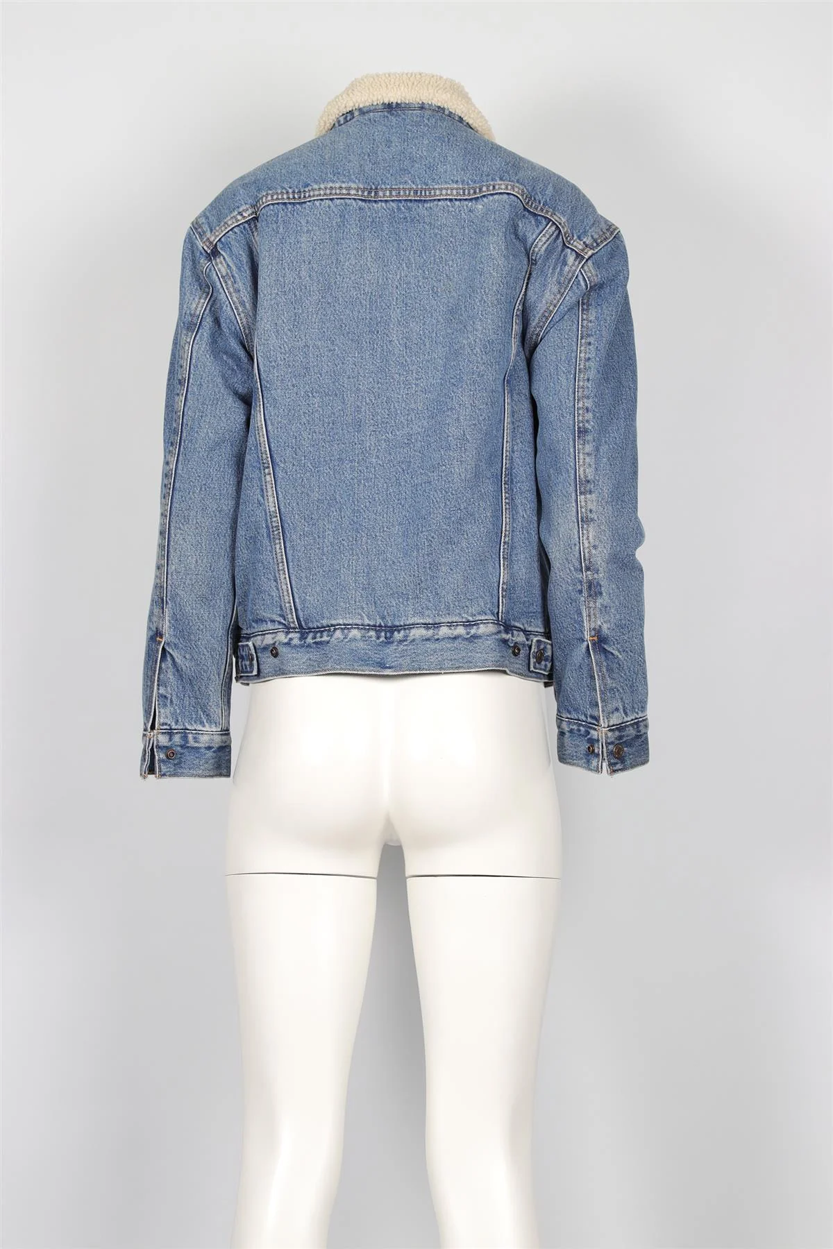 LEVI'S BLUE DENIM JACKET MEDIUM - Image 4