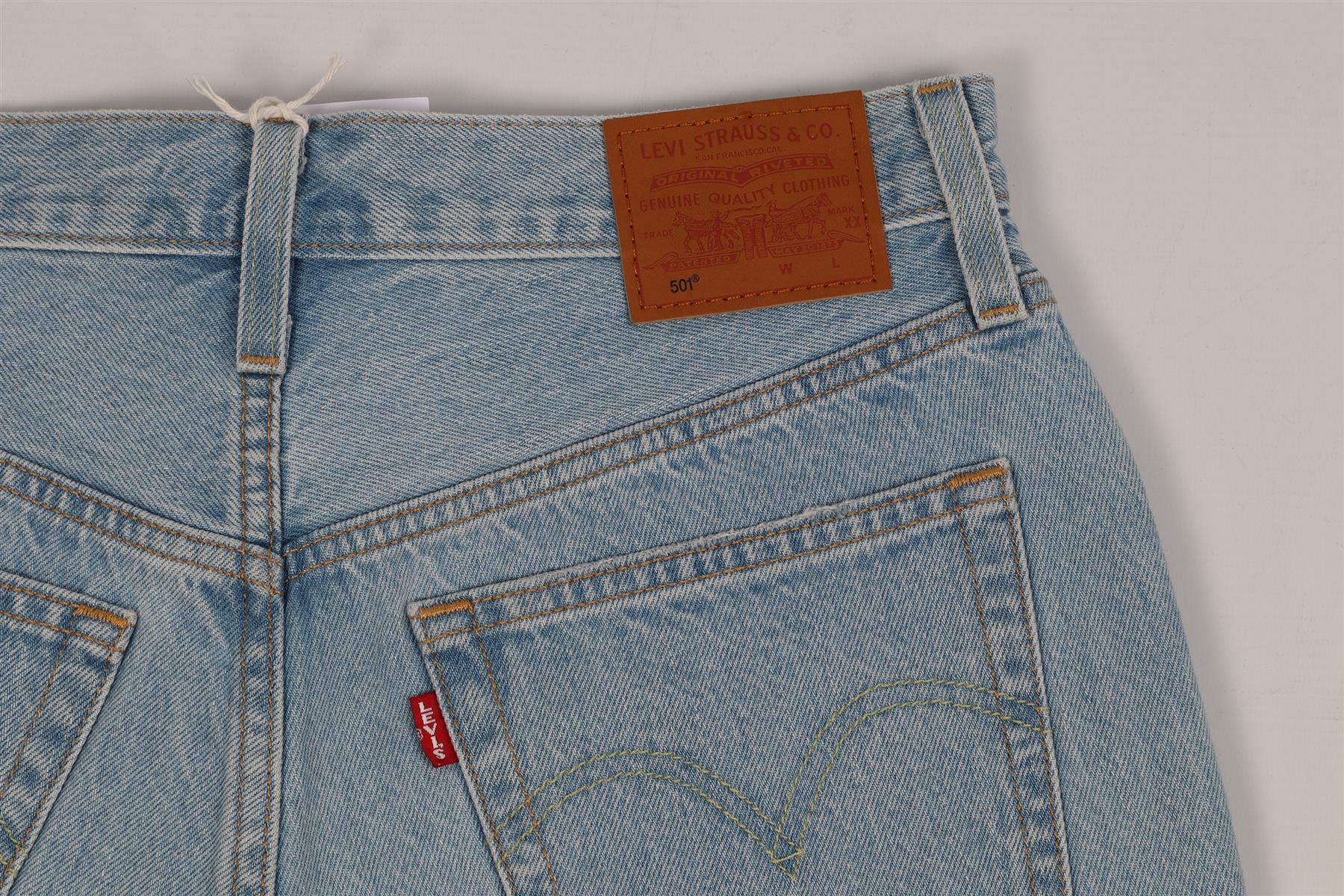 LEVI'S HIGH RISE DENIM SHORTS W27 UK 8-10 - Image 5