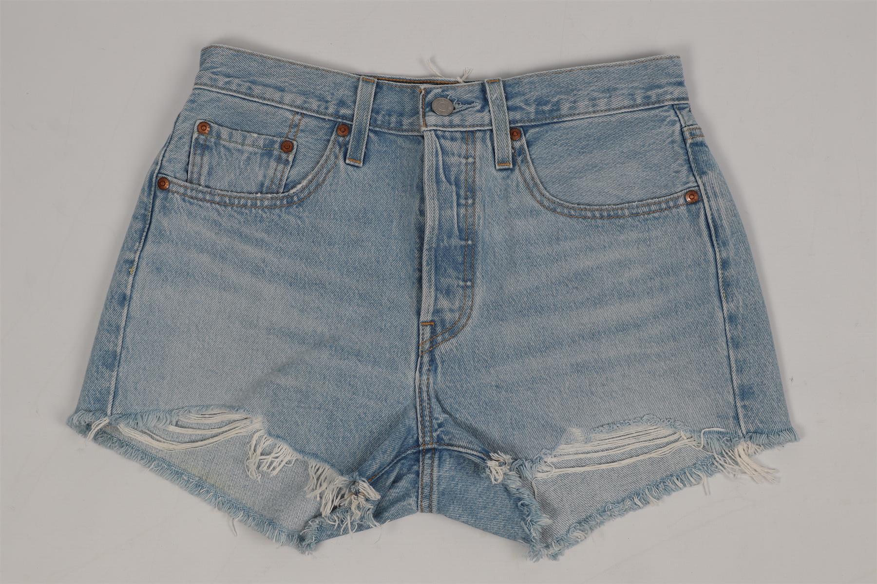 LEVI'S HIGH RISE DENIM SHORTS W27 UK 8-10 - Image 7
