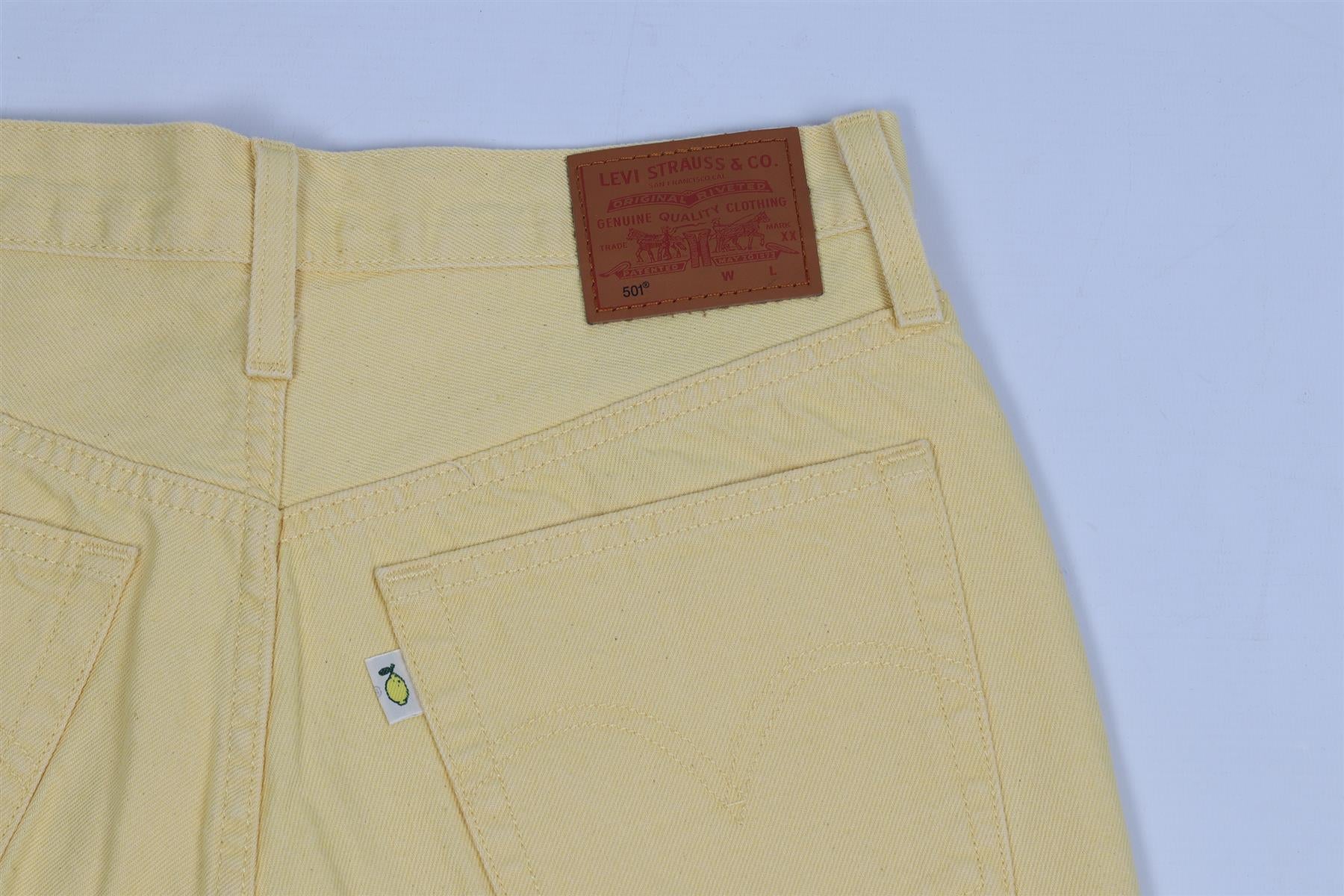 LEVI'S HIGH RISE DENIM SHORTS W27 UK 8-10 - Image 5