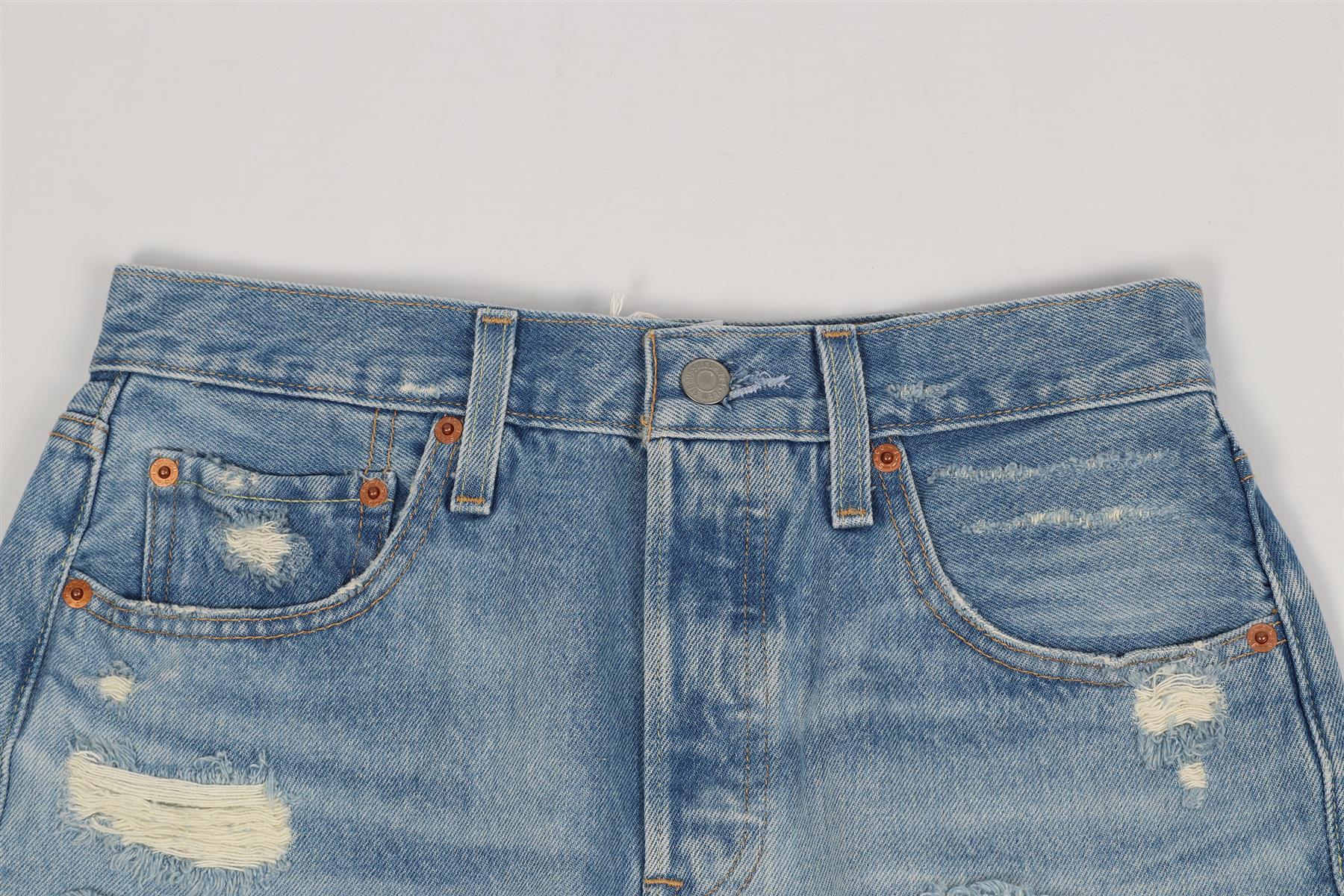 LEVI'S HIGH RISE DENIM SHORTS W27 UK 8-10 - Image 3
