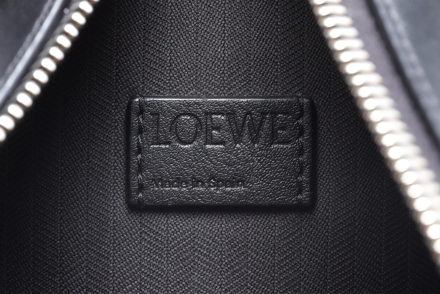 LOEWE BLACK CONVERTIBLE LEATHER BACKPACK - Image 10