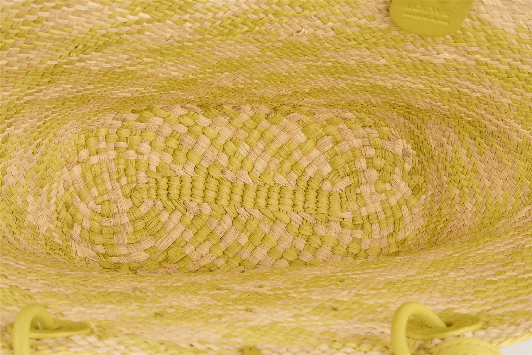 LOEWE GREEN ANAGRAM RAFFIA SHOULDER BAG - Image 9