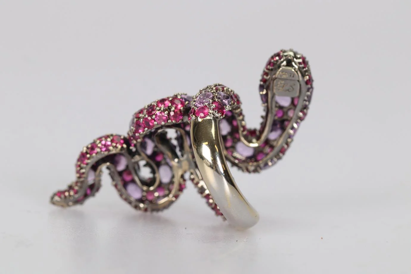 LORRAINE SCHWARTZ 18K WHITE GOLD PINK SAPPHIRE AND RUBY RING - Image 5