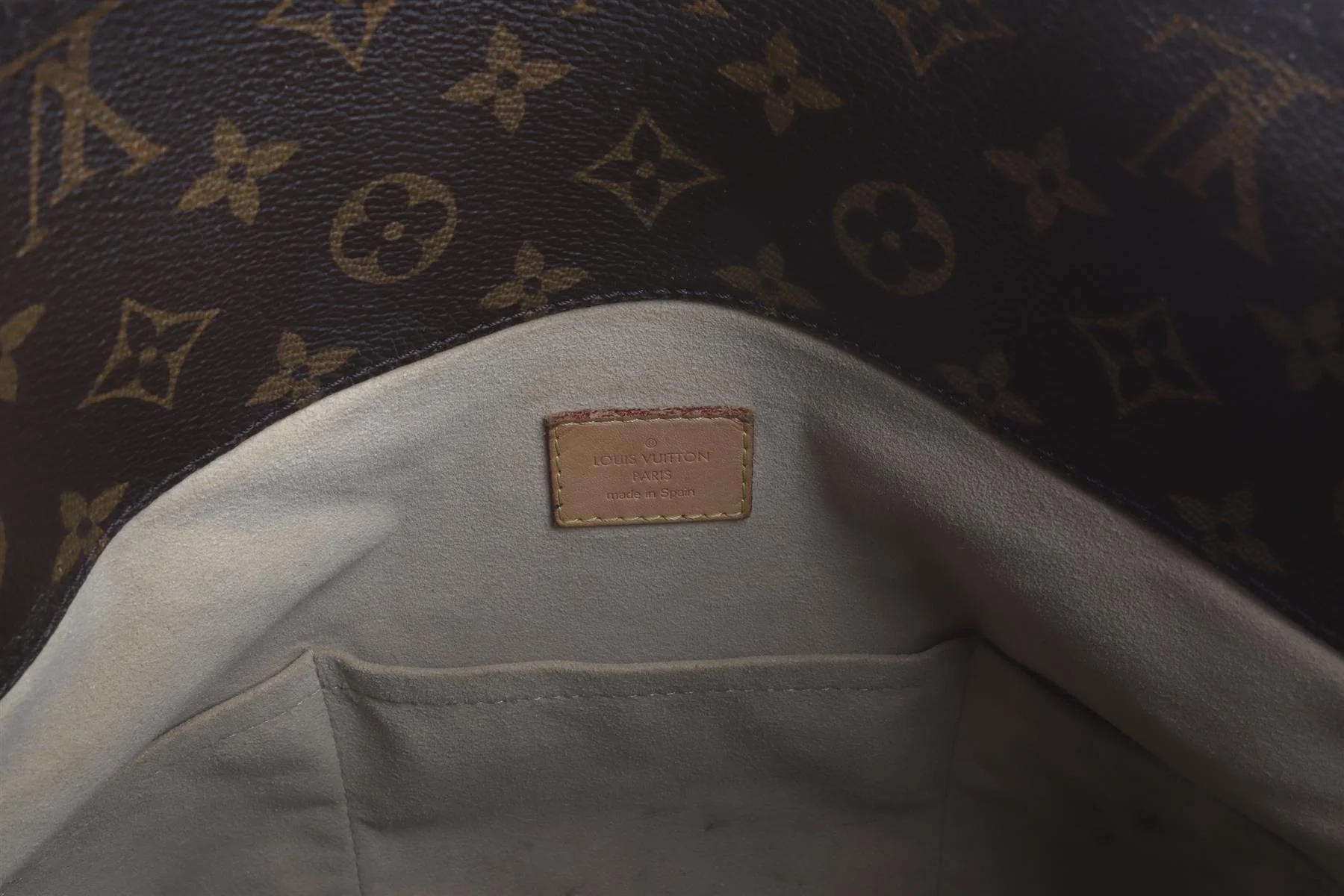 LOUIS VUITTON BROWN 2015 ARTSY GM MONOGRAM COAT CANVAS SHOULDER BAG - Image 9