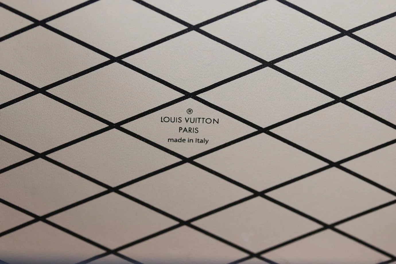LOUIS VUITTON PETITE MALLE SEQUINED LEATHER CLUTCH - Image 9