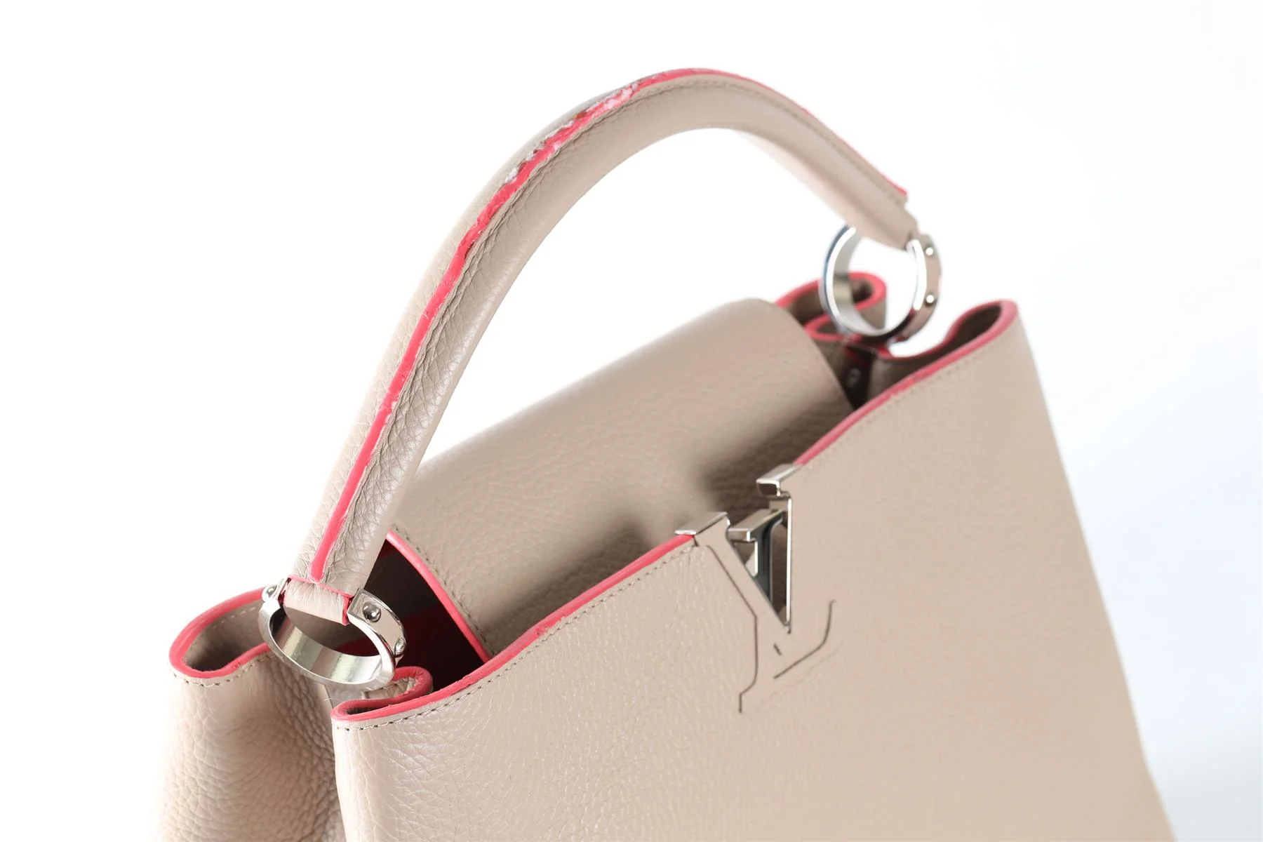 LOUIS VUITTON TAUPE 2014 CAPUCINES MM TAURILLON LEATHER TOTE BAG - Image 8