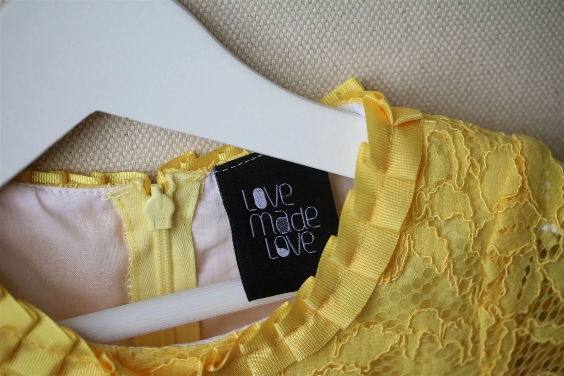 LOVE MADE LOVE GIRLS YELLOW LACE DRESS 4-5 YEARS - Image 3